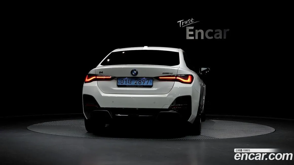 BMW i4 — фото 4