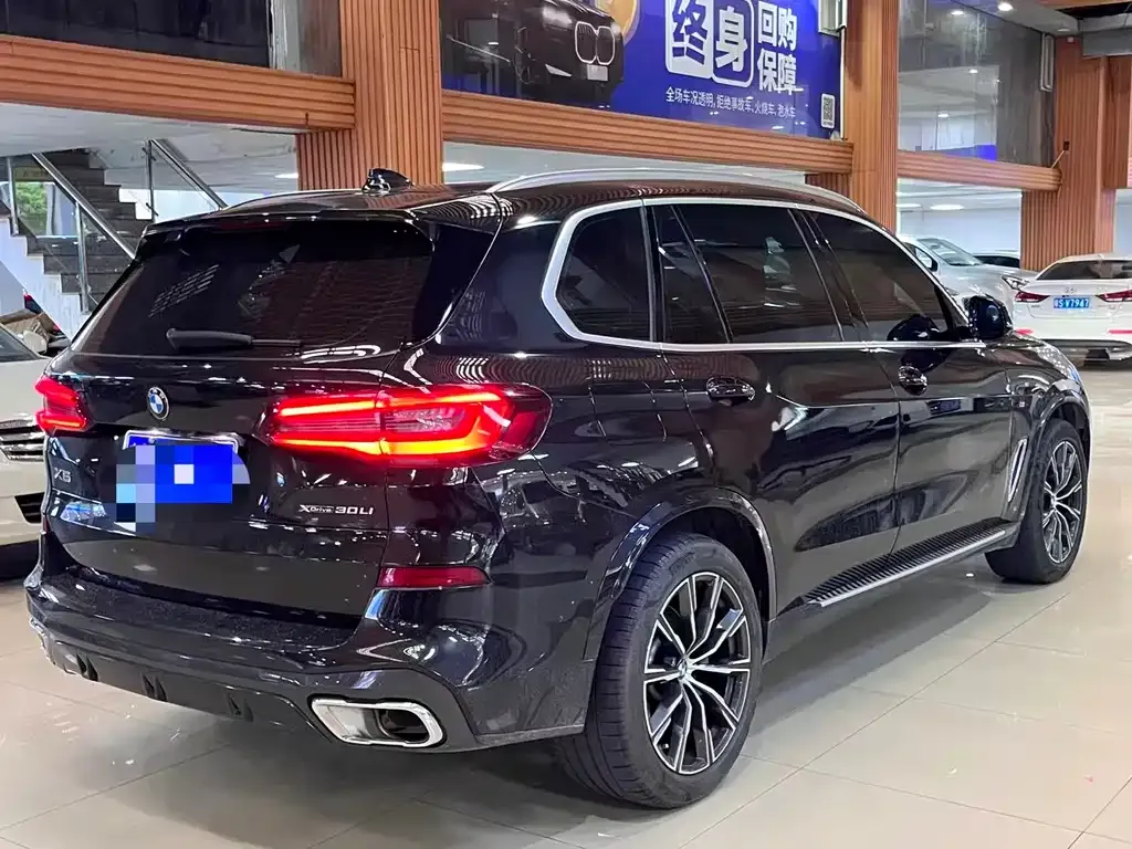 BMW X5 — фото 9
