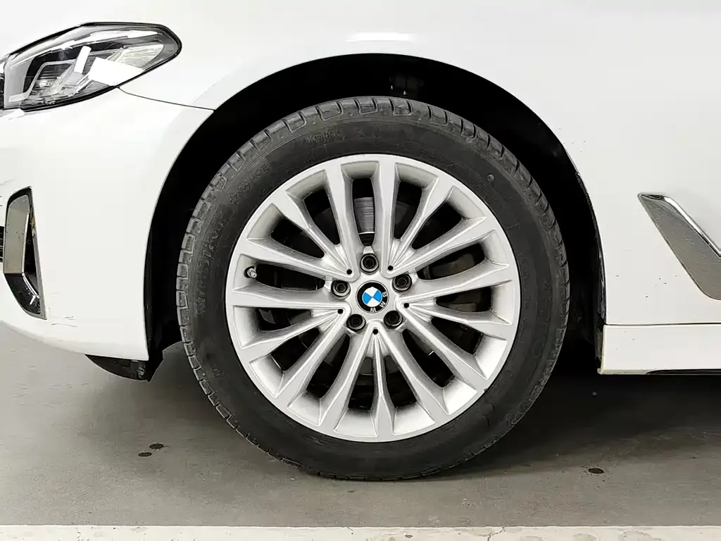 BMW 5 Series — фото 4