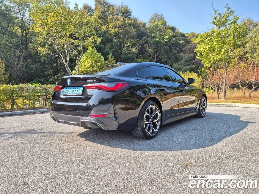 BMW i4 — фото 6
