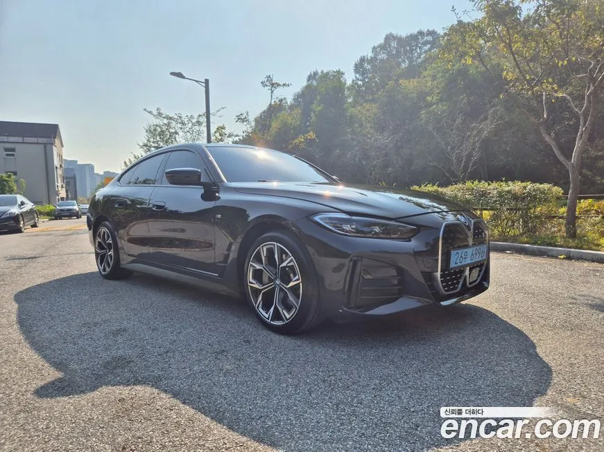 BMW i4 — фото 8