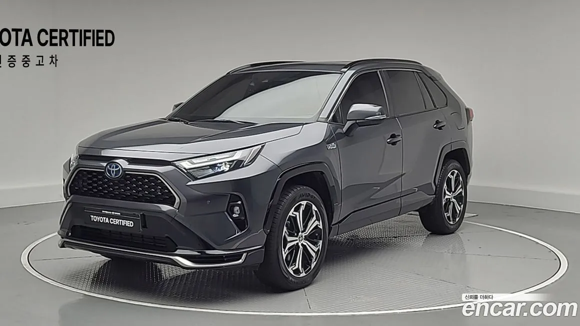 Toyota RAV4 — фото 1