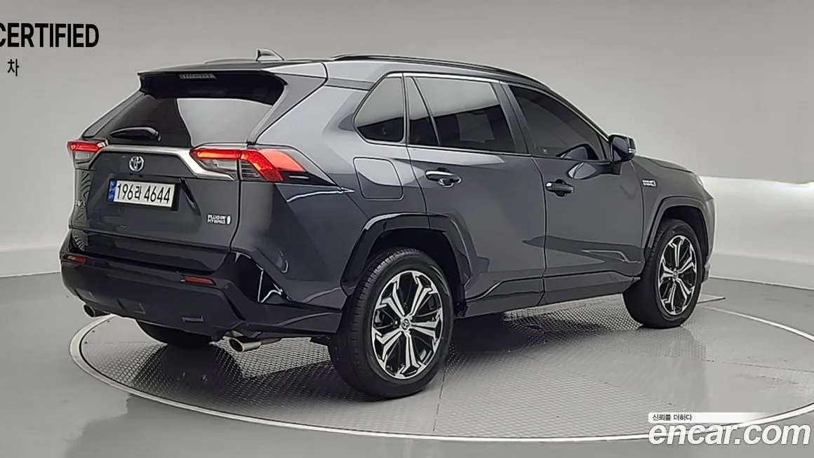 Toyota RAV4 — фото 2