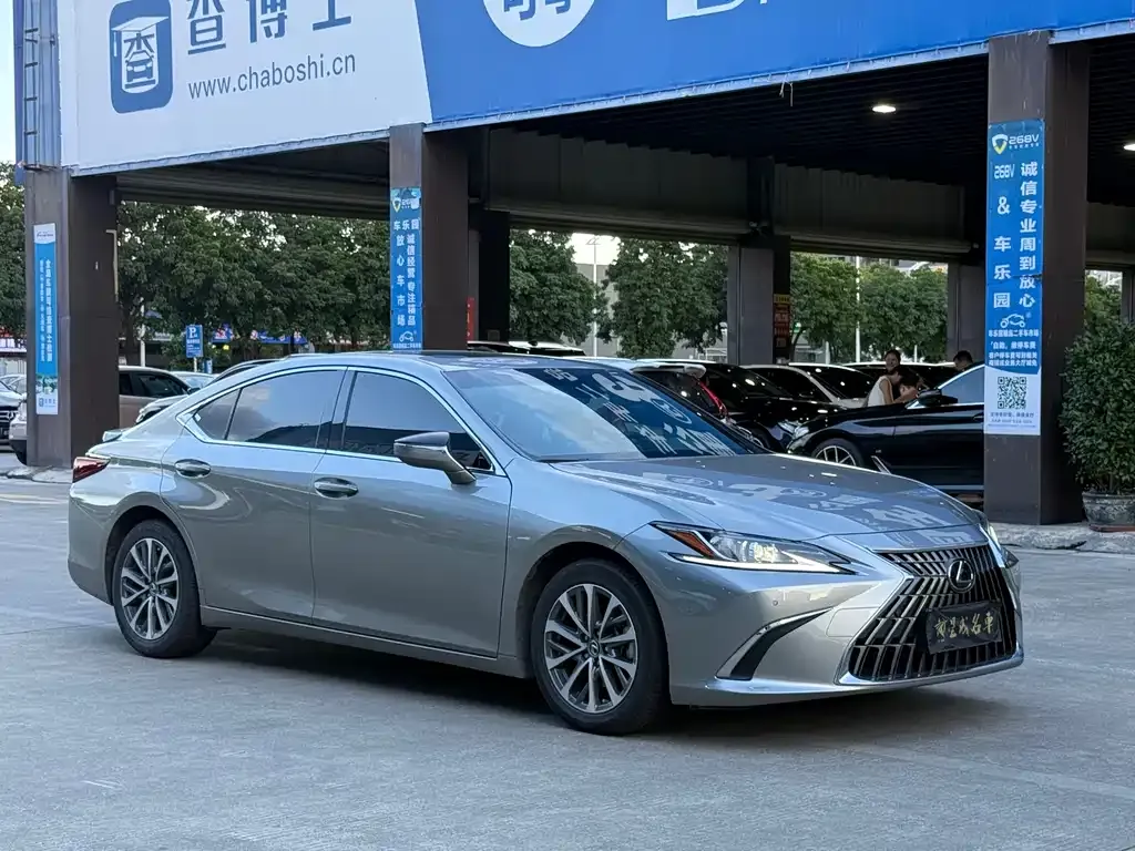 Lexus ES — фото 4