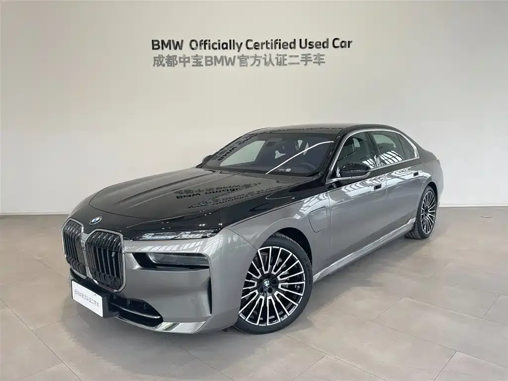 BMW i7 — фото 1