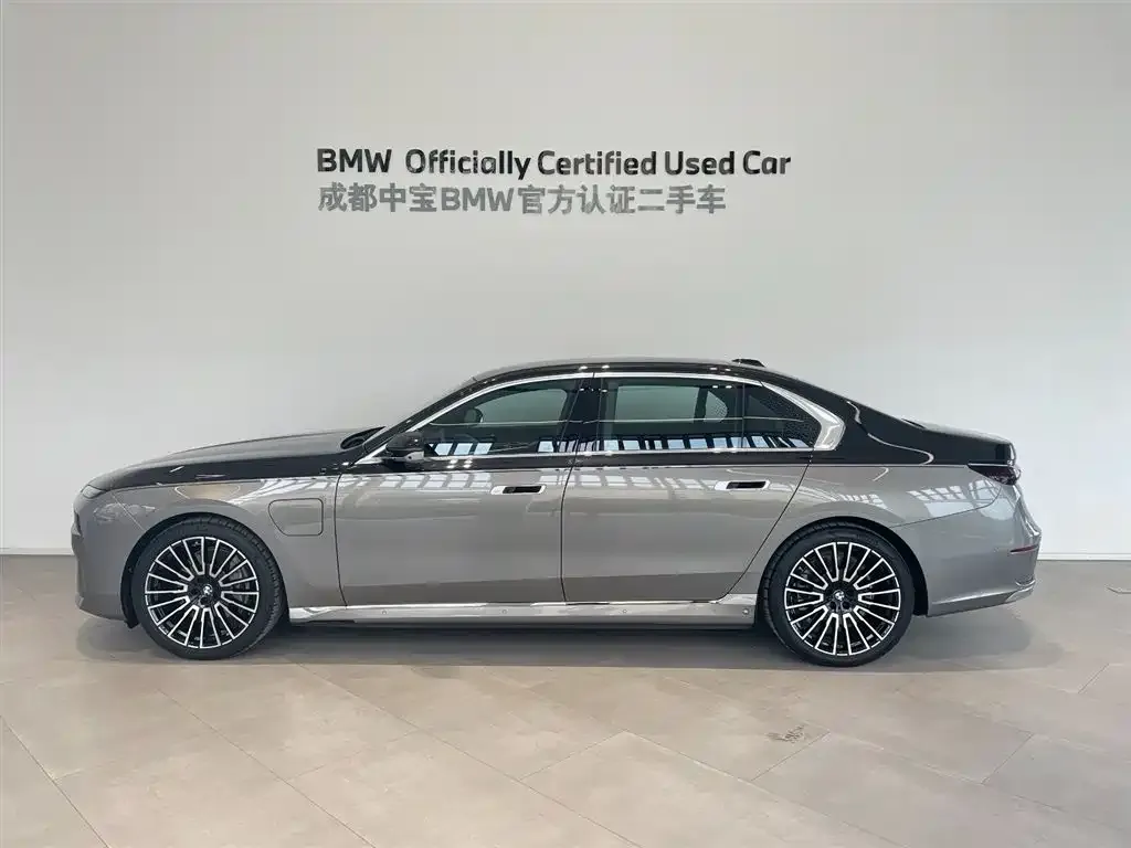 BMW i7 — фото 2