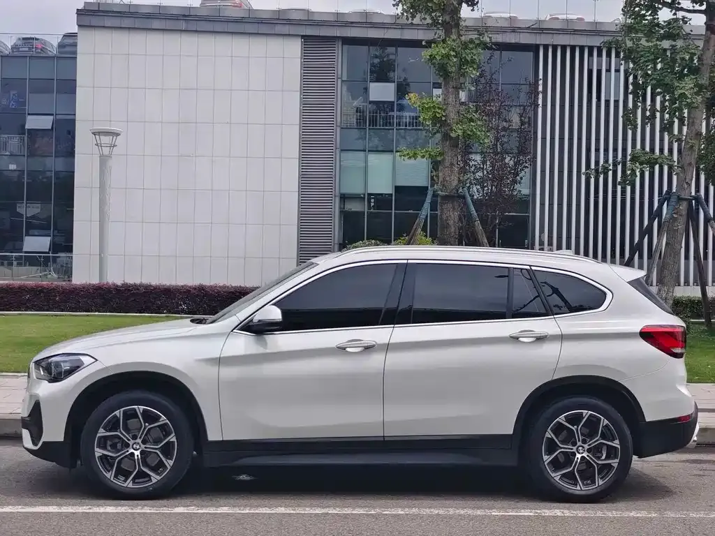 BMW X1 — фото 4