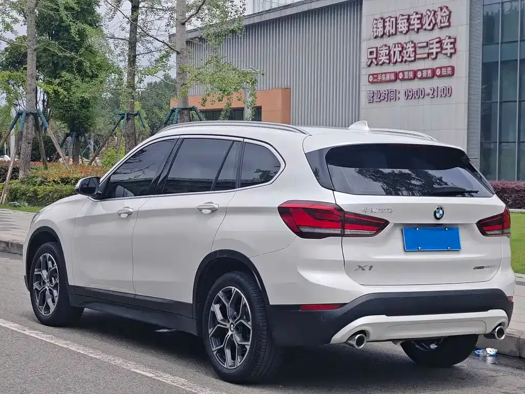 BMW X1 — фото 5
