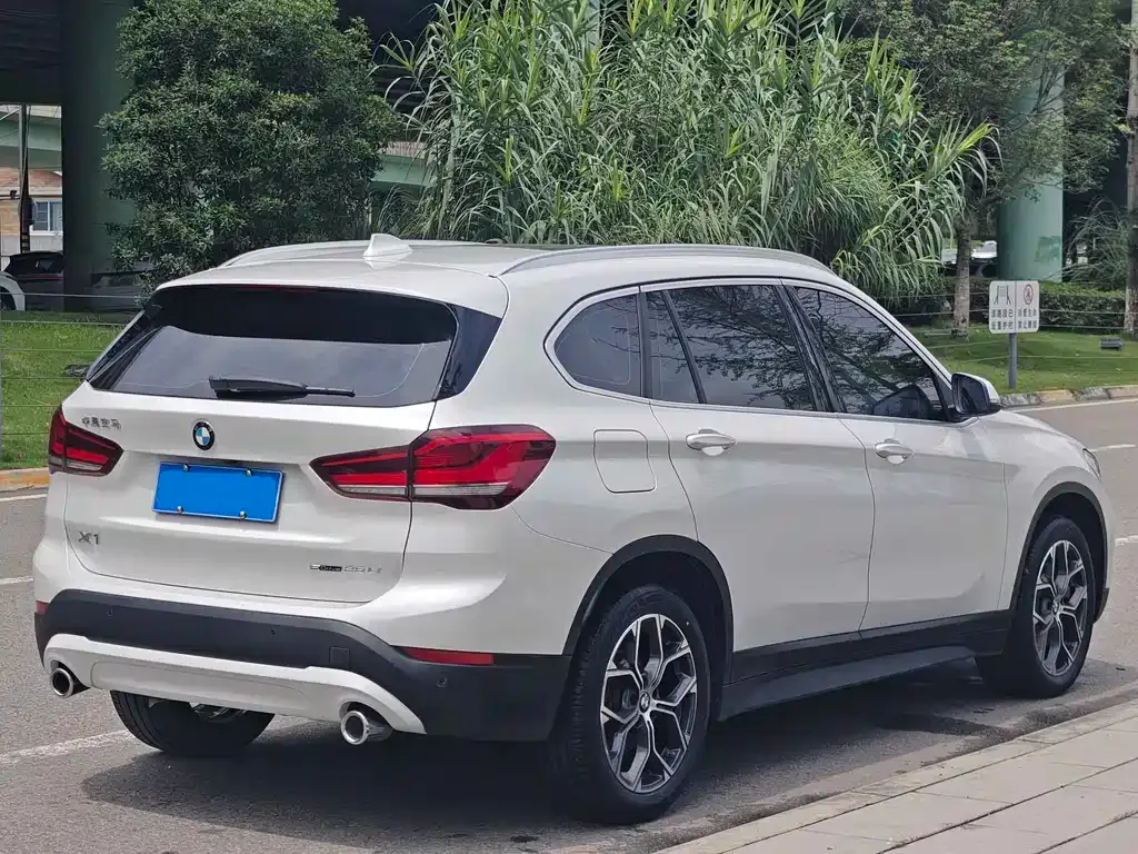BMW X1 — фото 7