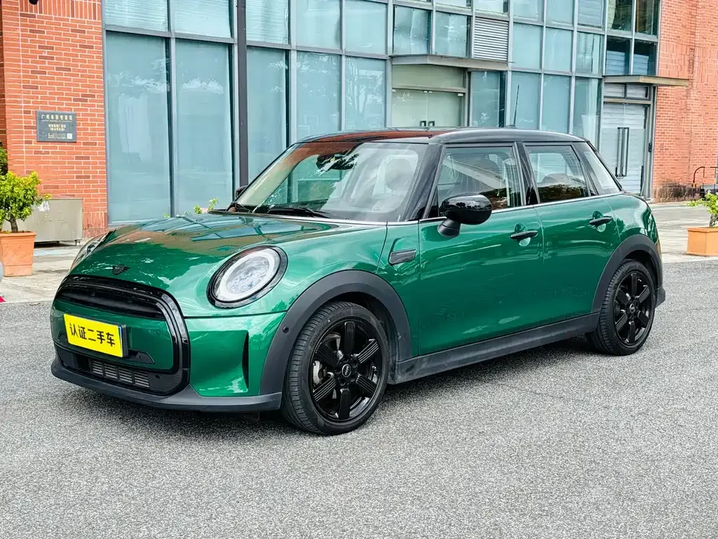 MINI Cooper (3-door) — фото 1