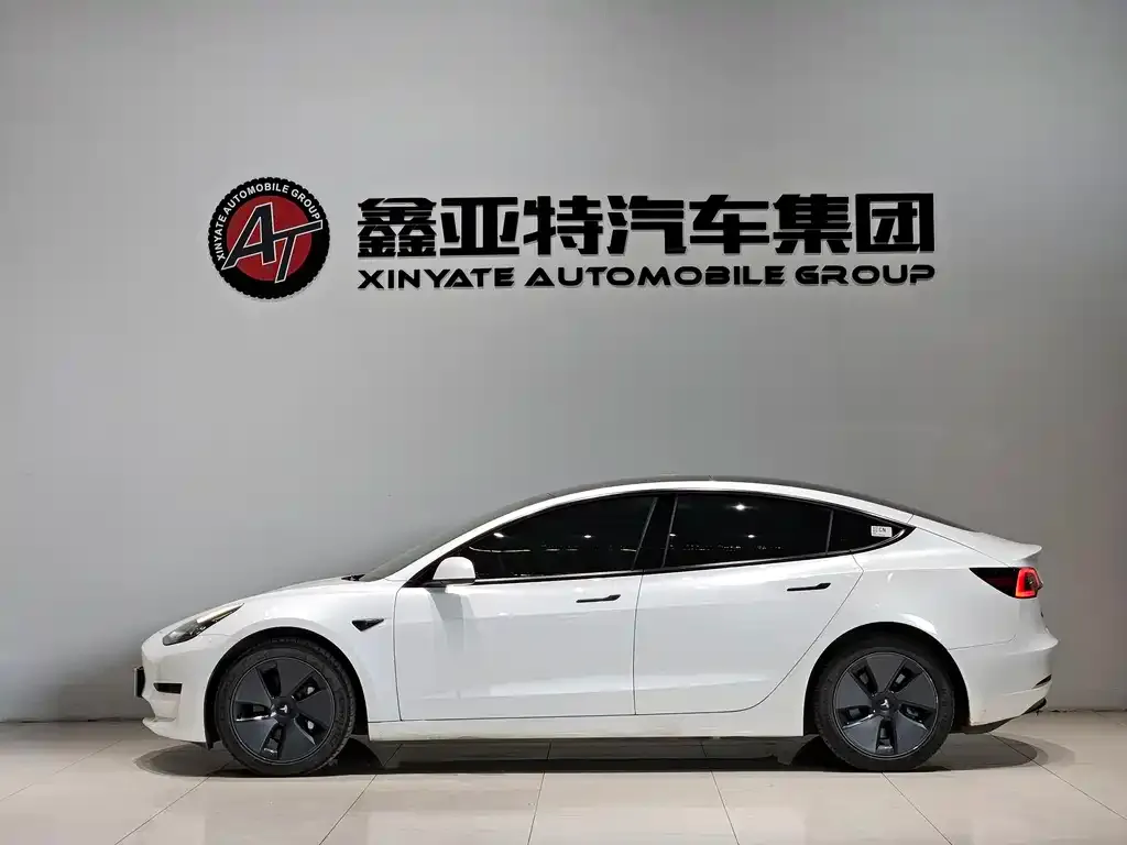 Tesla Model 3 — фото 4