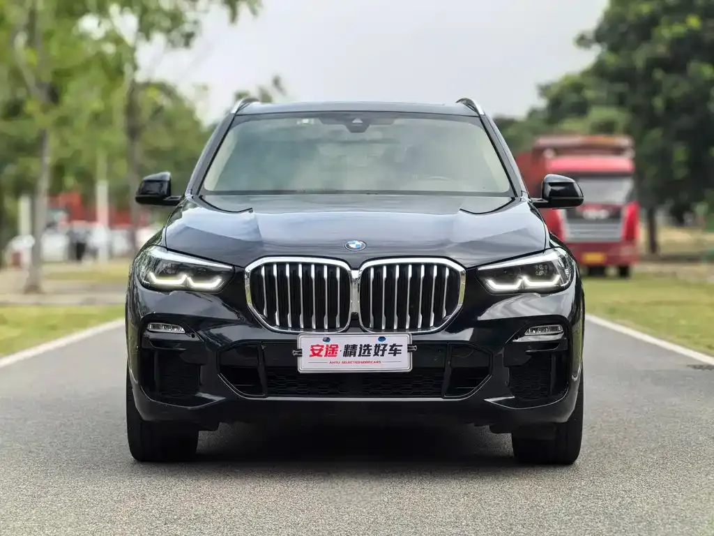BMW X5 (Import) — фото 2