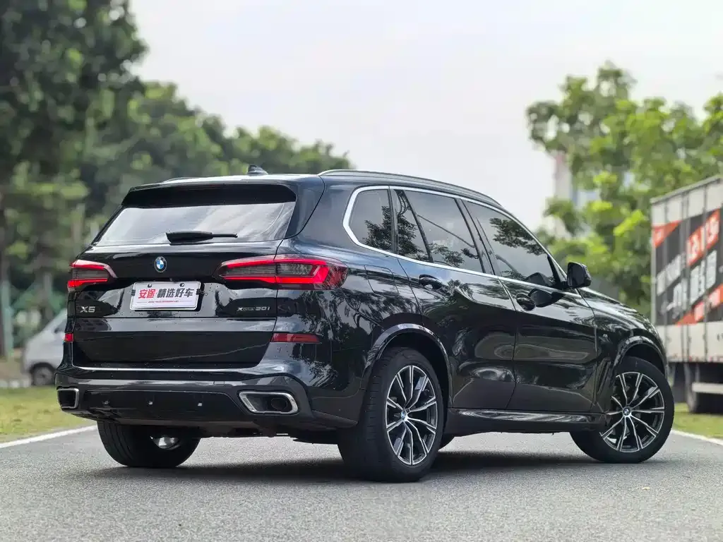 BMW X5 (Import) — фото 3