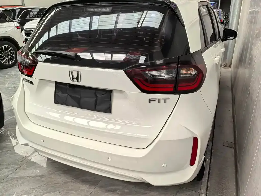 Honda Fit — фото 5