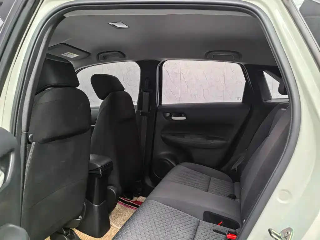 Honda Fit — фото 8