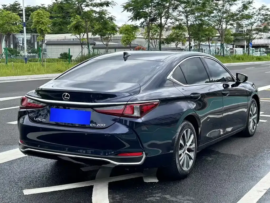 Lexus ES — фото 7