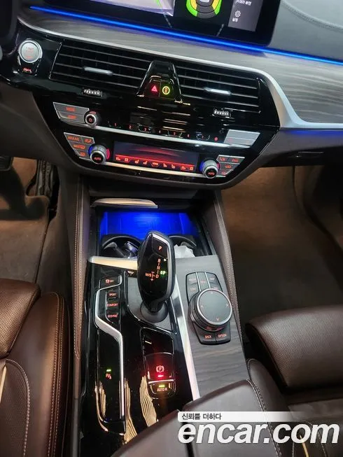 BMW 5-Series — фото 10