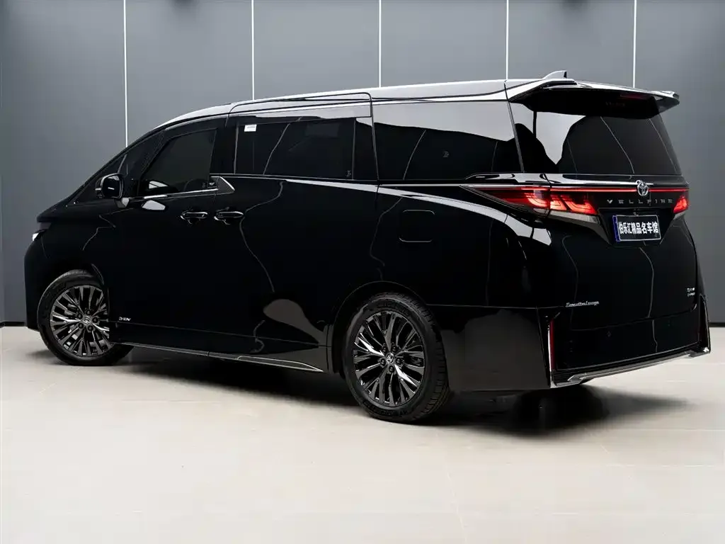Toyota Vellfire — фото 4
