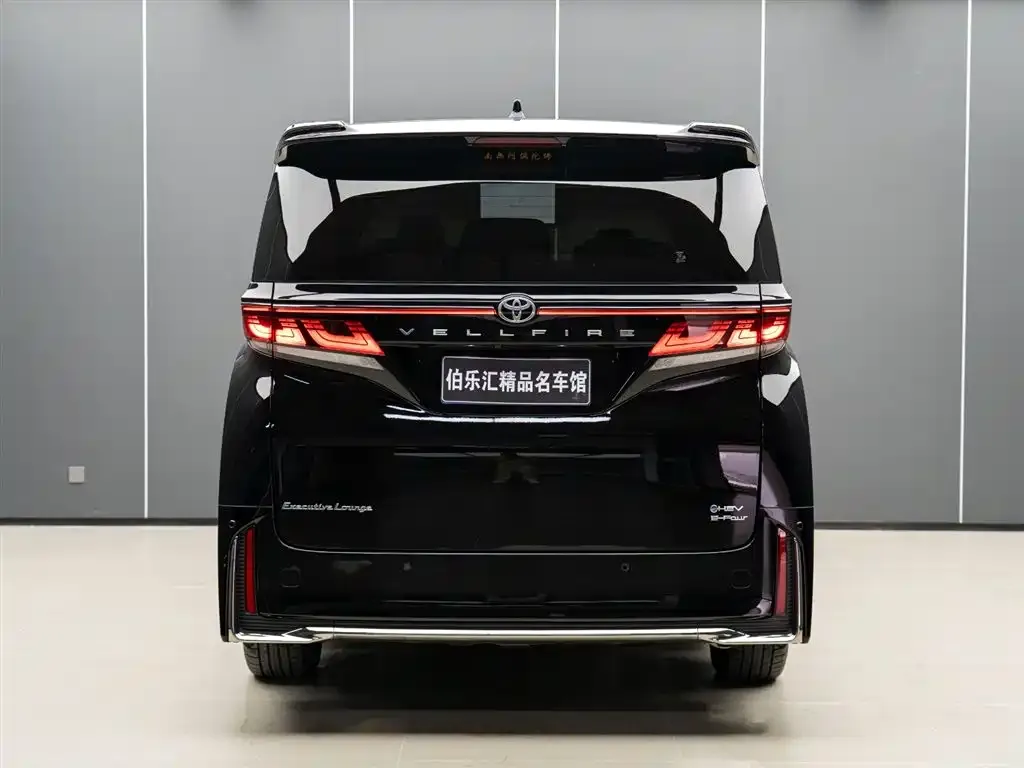 Toyota Vellfire — фото 6