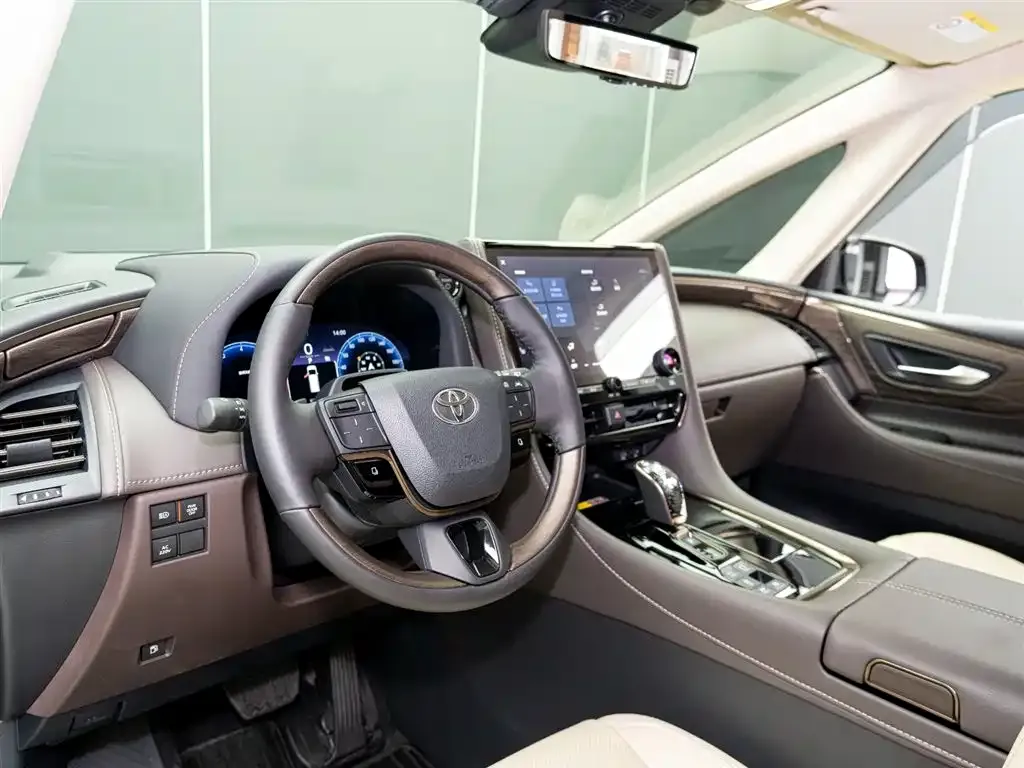 Toyota Vellfire — фото 9