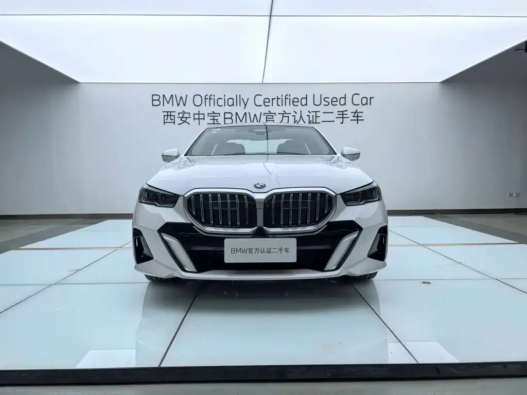 BMW 5 Series — фото 2