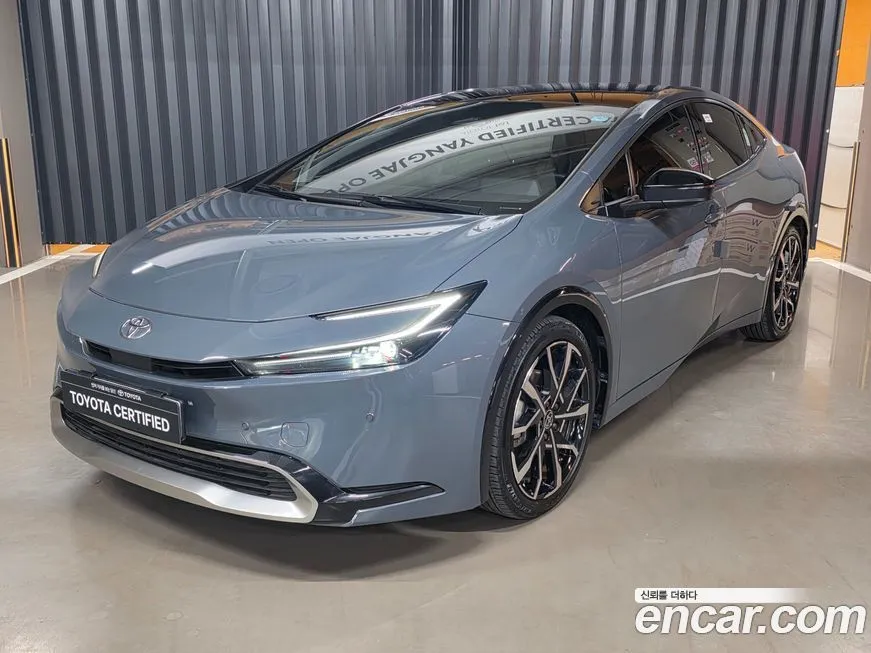 Toyota Prius — фото 1