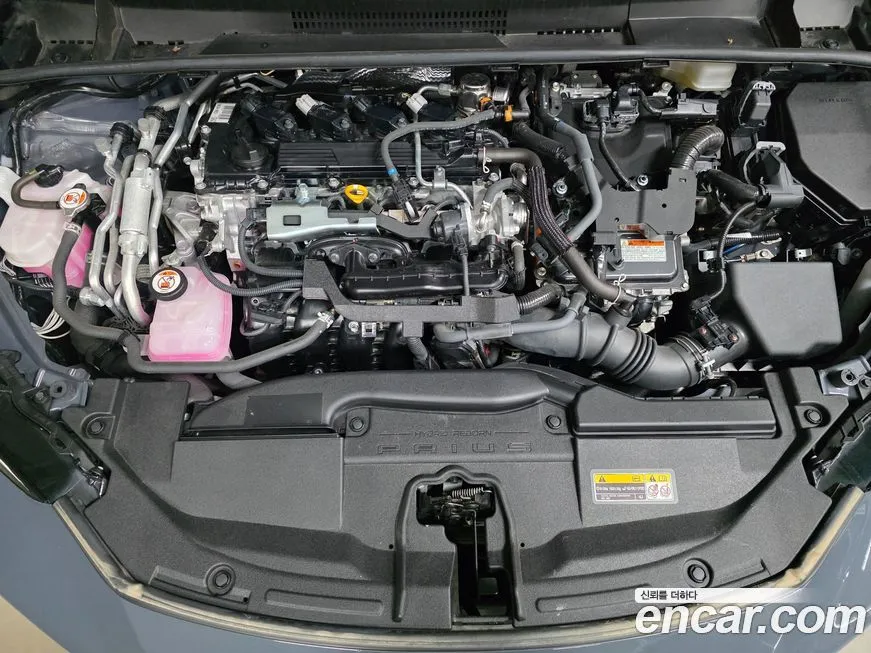 Toyota Prius — фото 6