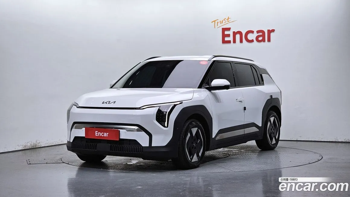Kia EV3 — фото 1