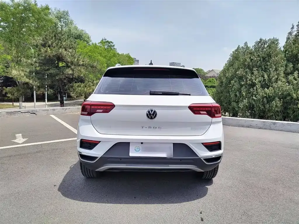 Volkswagen T-Roc — фото 8