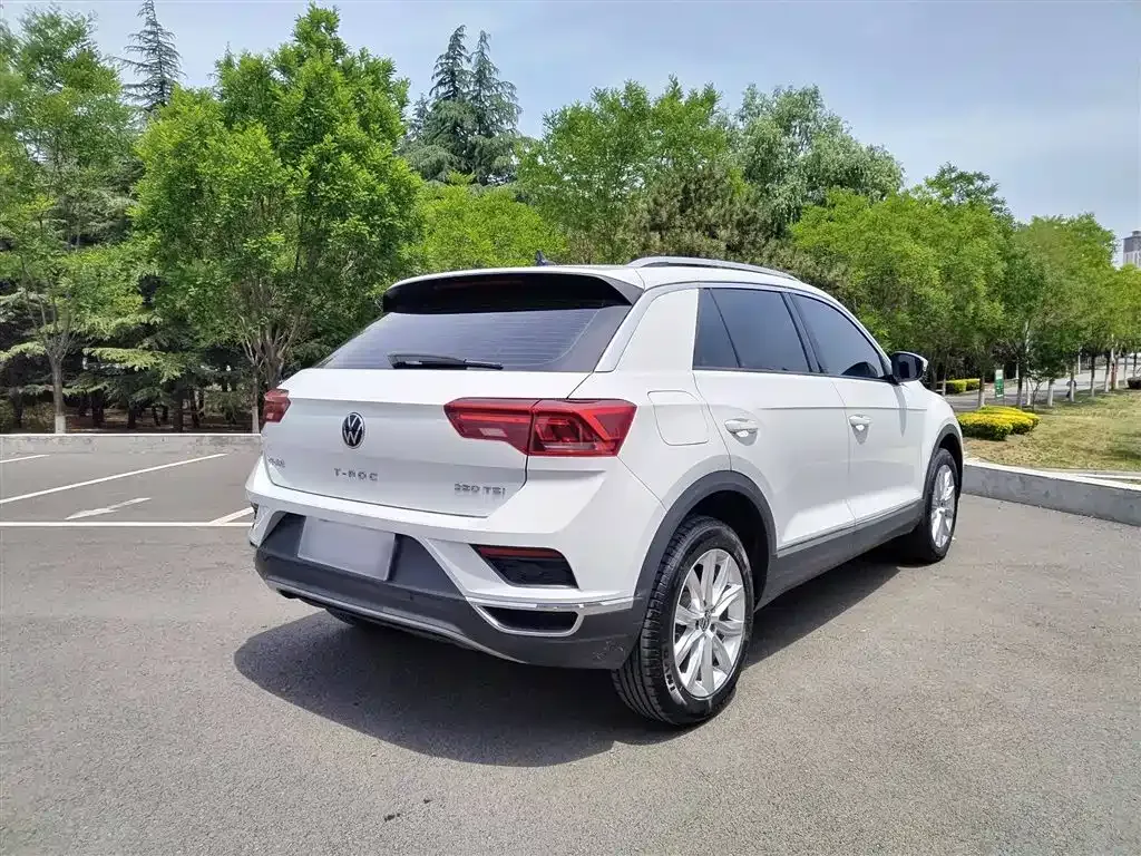 Volkswagen T-Roc — фото 9