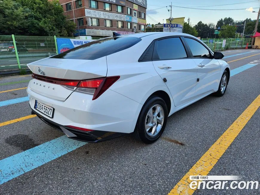 Hyundai AVANTE — фото 3