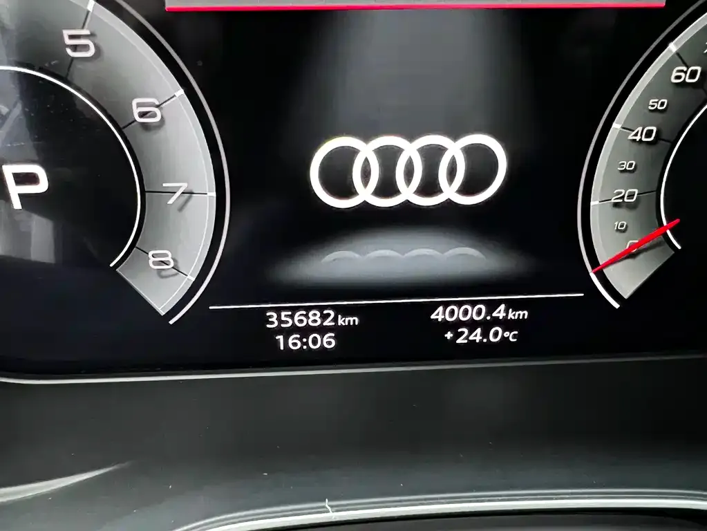 Audi Q5L — фото 5