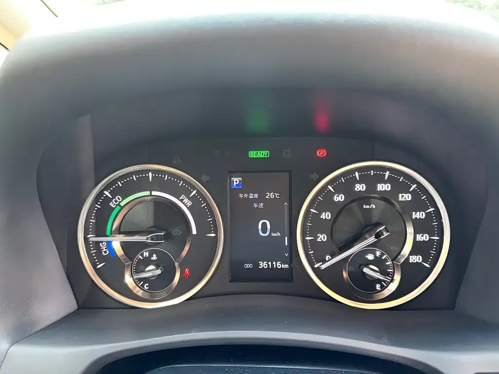 Toyota Vellfire — фото 10