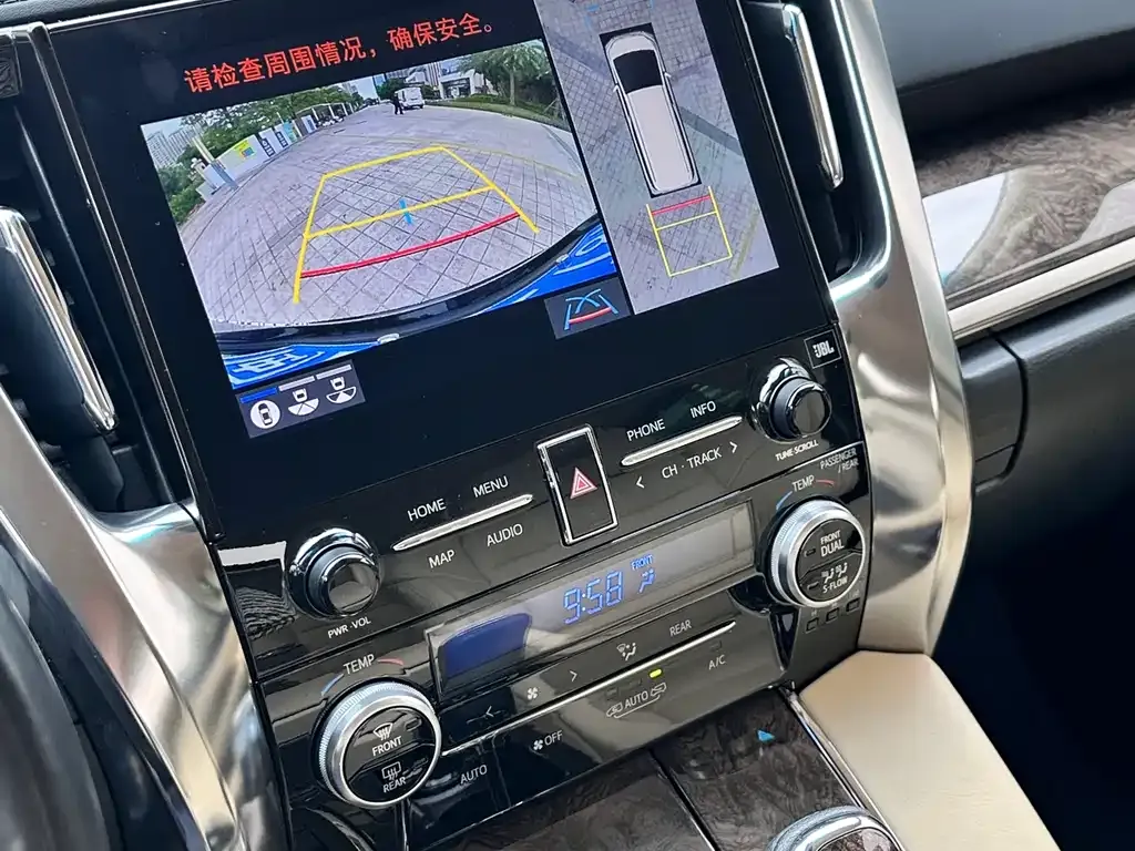 Toyota Vellfire — фото 7