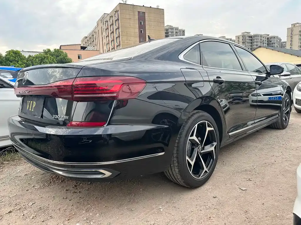 Volkswagen Passat — фото 6