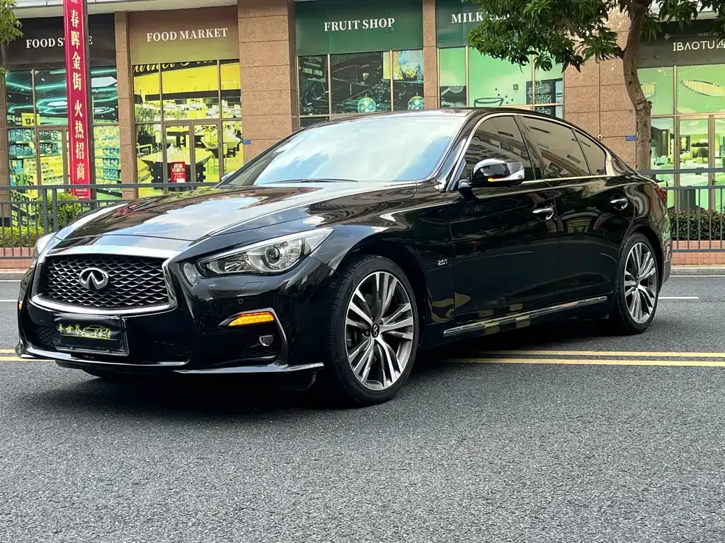 Infiniti Q50L — фото 1