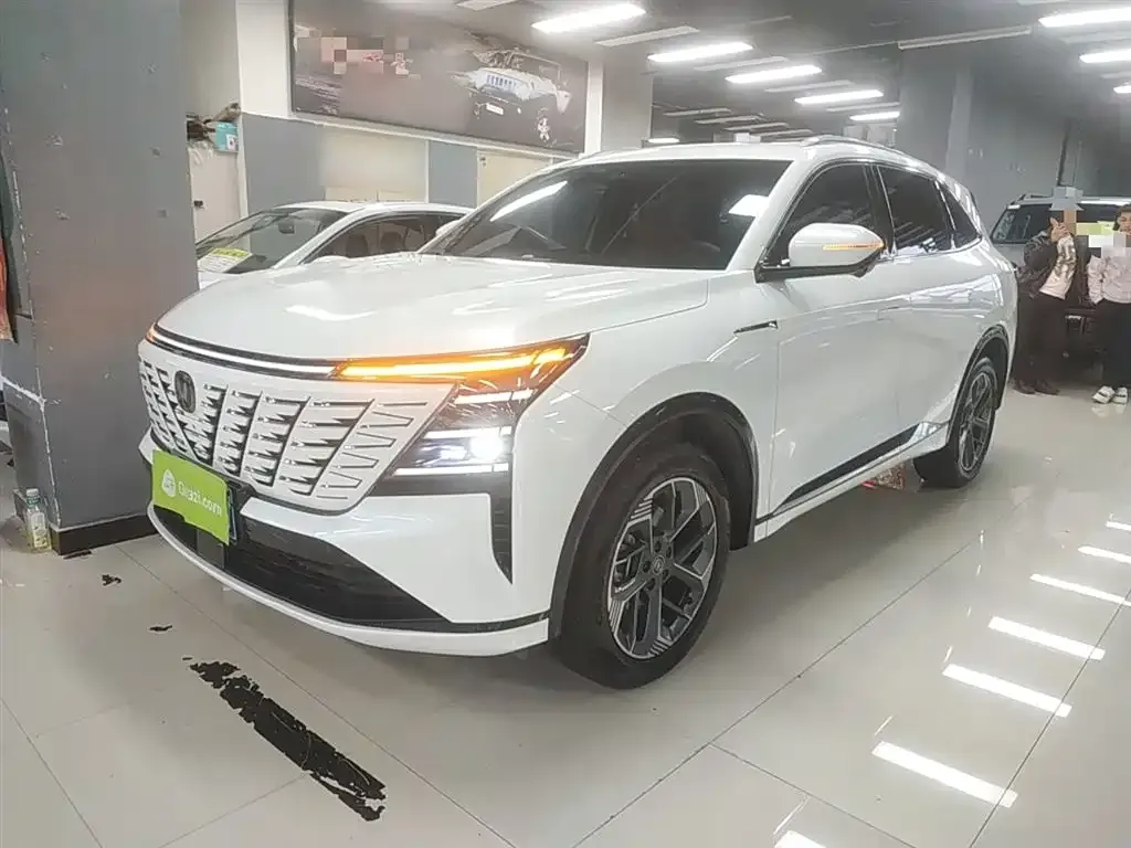 Changan CS75 PLUS — фото 1