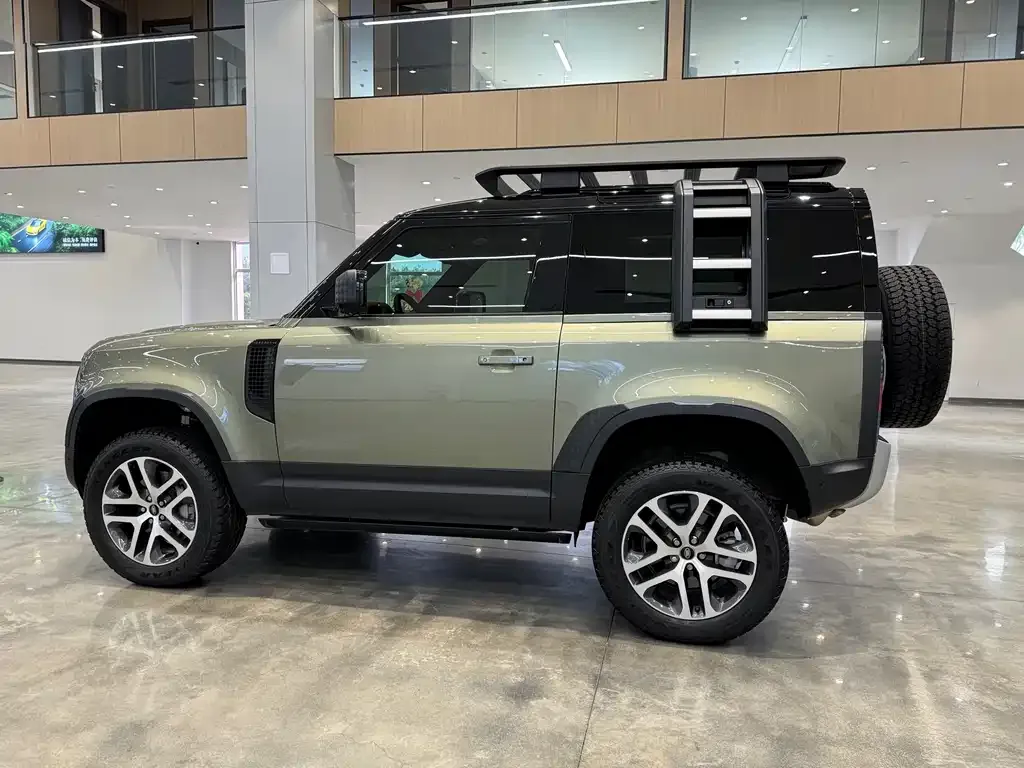 Land Rover Defender — фото 9