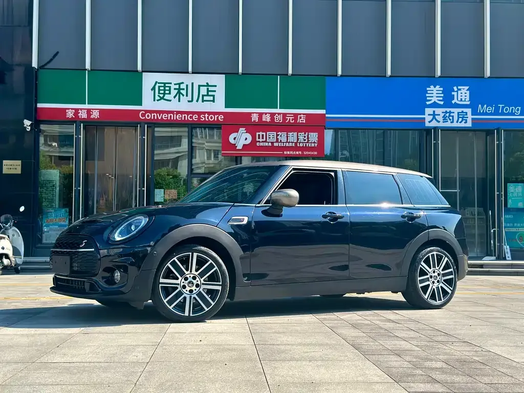 MINI Clubman — фото 1