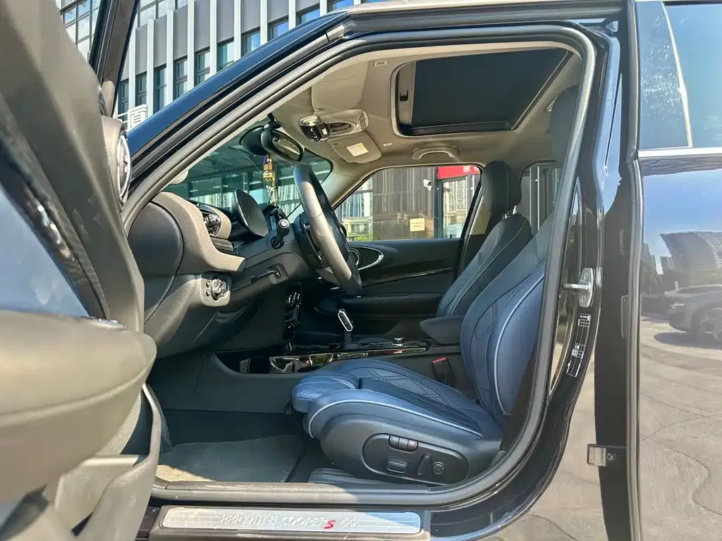 MINI Clubman — фото 10