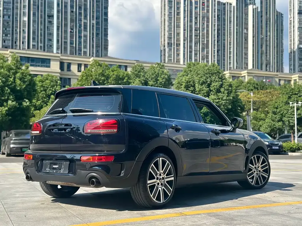 MINI Clubman — фото 5