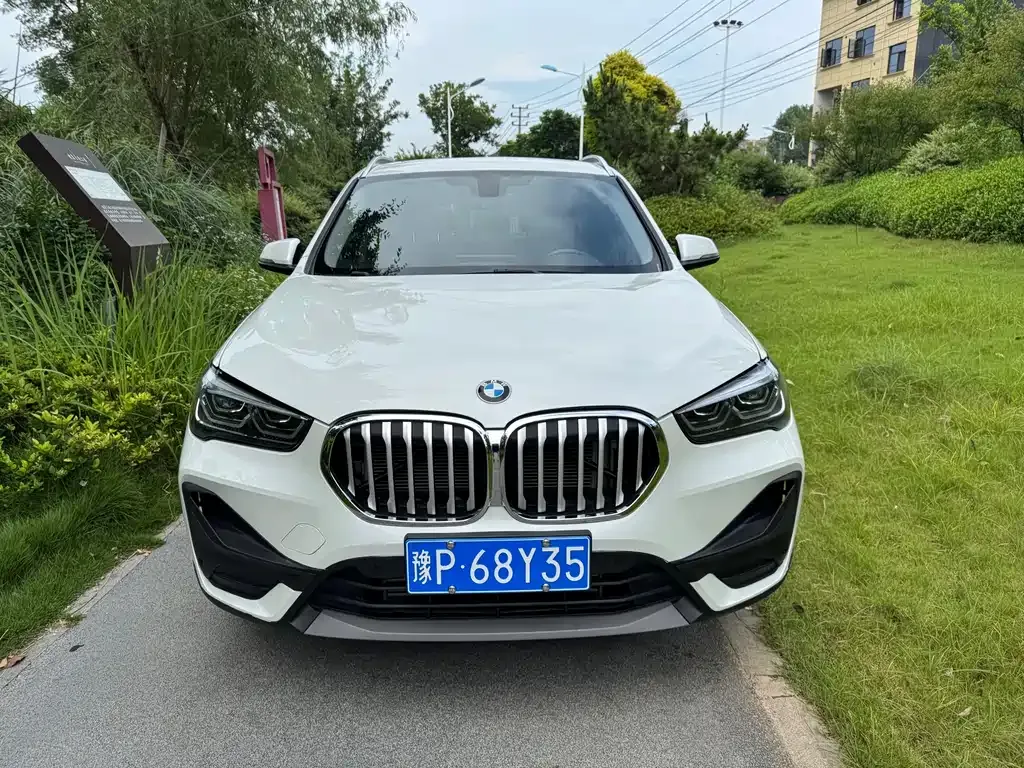BMW X1 — фото 1