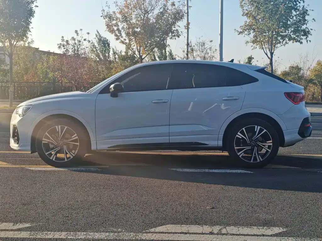 Audi Q3 Sportback — фото 9