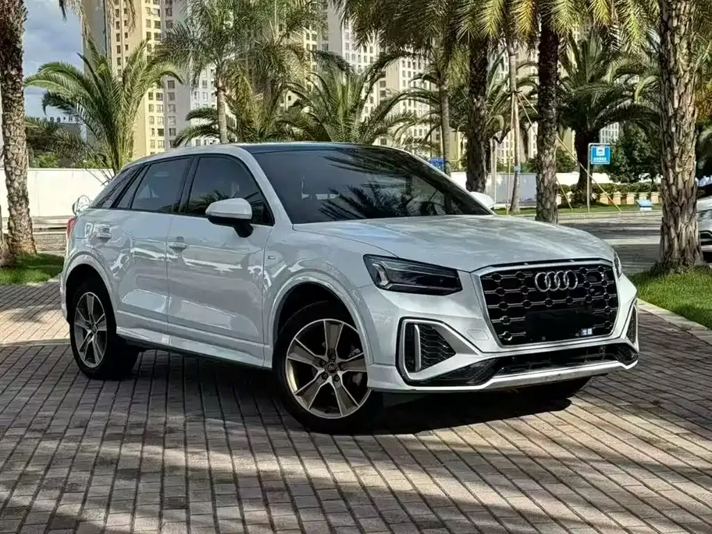 Audi Q2L — фото 6