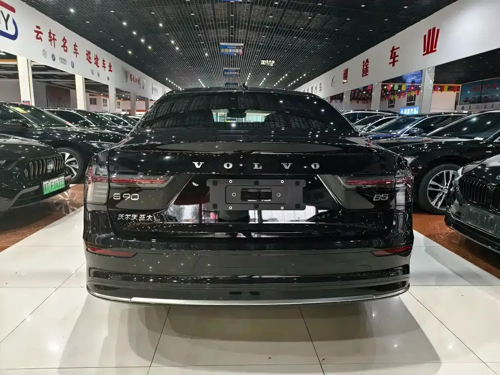 Volvo S90 — фото 4