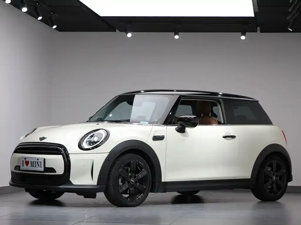 MINI Cooper (3-door) — фото 1