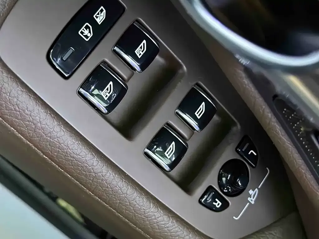 Volvo S90 — фото 10