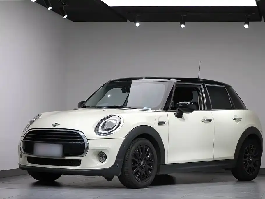 MINI Cooper (3-door) — фото 1