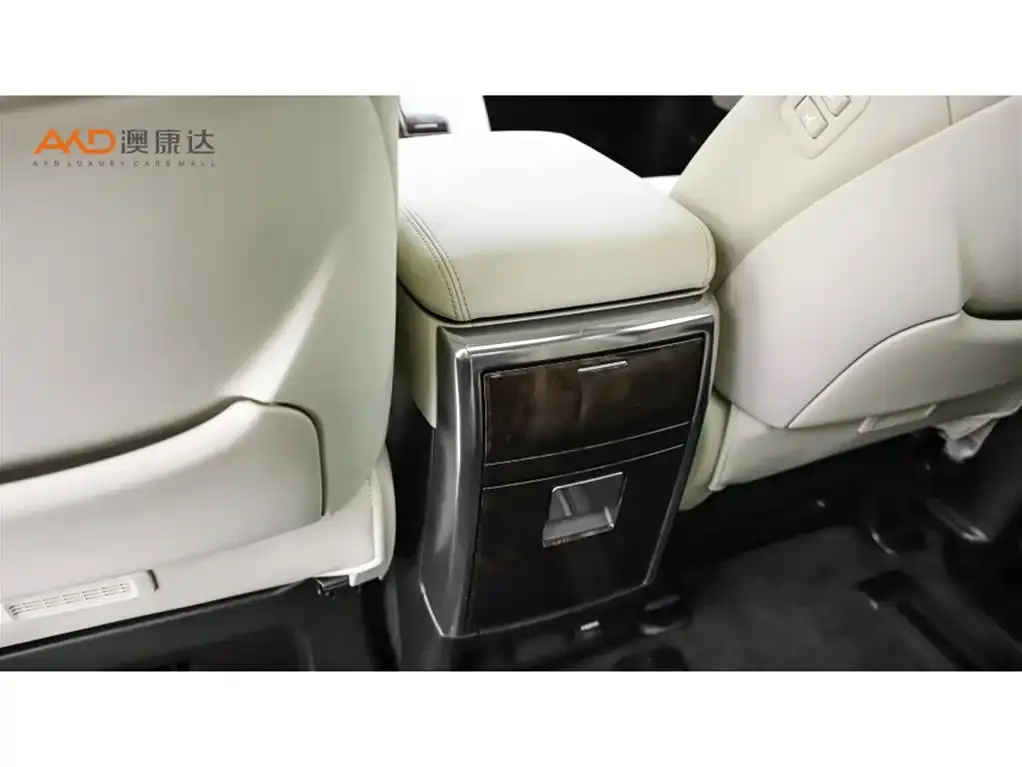 Toyota Alphard — фото 10