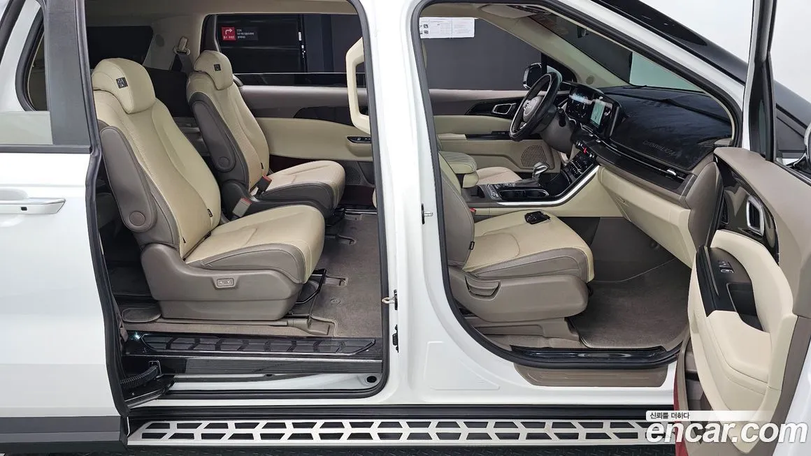 Kia Carnival — фото 10